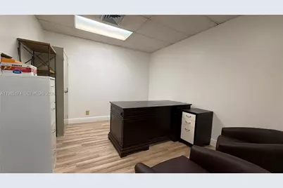 2500 Hollywood Blvd #203, Hollywood, FL 33020 - Photo 5