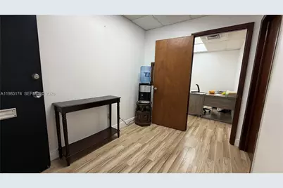 2500 Hollywood Blvd #203, Hollywood, FL 33020 - Photo 3