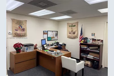 1827 SW 31st Ave, Pembroke Park, FL 33009 - Photo 5