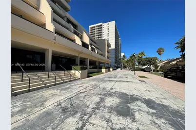 2555 Collins Ave #2002, Miami Beach, FL 33140 - Photo 51