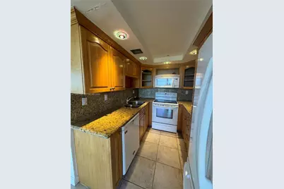 2555 Collins Ave #2002, Miami Beach, FL 33140 - Photo 7