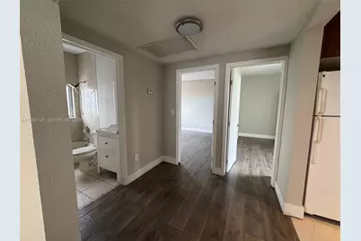 1700 NW 22 Ct #7 (Upper), Miami, FL 33125 - Photo 11