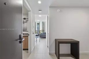 121 NE 5th St, Miami, FL 33132 - Photo 15