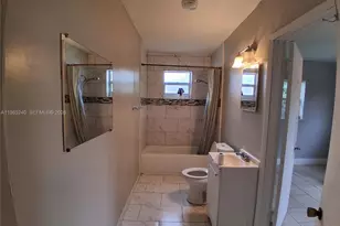 880 NW 129th St, North Miami, FL 33168 - Photo 31