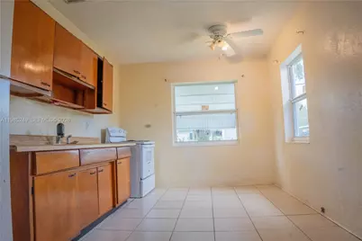 3230 SW 47th Ave, West Park, FL 33023 - Photo 7