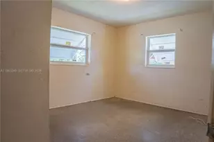 3230 SW 47th Ave, West Park, FL 33023 - Photo 13