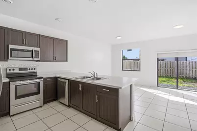 28702 SW 133rd Ct #28702, Homestead, FL 33033 - Photo 7