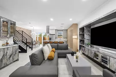 7852 NW 116th Pl, Doral, FL 33178 - Photo 3