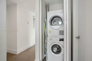 200 Ocean Dr, Miami Beach, FL 33139 - Photo 31