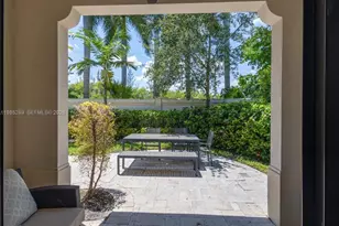 9602 W 35th Ln, Hialeah, FL 33018 - Photo 27