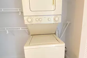 8290 Lake Dr, Doral, FL 33166 - Photo 11