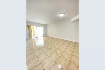 8290 Lake Dr #449, Doral, FL 33166 - Photo 9