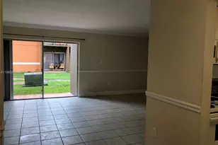 9467 SW 76th St, Miami, FL 33173 - Photo 7