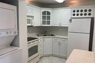 8321 NW 7th St, Miami, FL 33126 - Photo 11