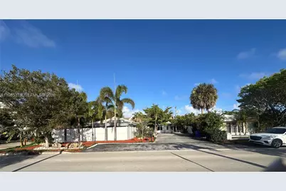 4512 Seagrape Dr #E2, Lauderdale by the Sea, FL 33308 - Photo 9