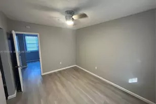 1720 NW 1st Pl, Miami, FL 33136 - Photo 11