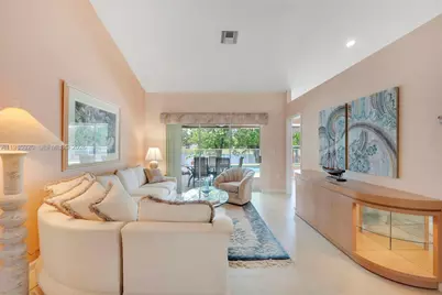 4927 NW 67th Ave, Lauderhill, FL 33319 - Photo 5