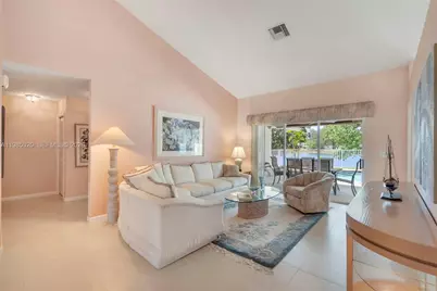 4927 NW 67th Ave, Lauderhill, FL 33319 - Photo 7