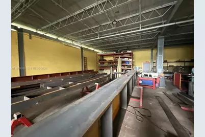 611 NW 11th St, Miami, FL 33136 - Photo 13