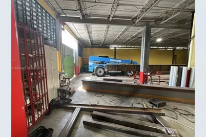 611 NW 11th St, Miami, FL 33136 - Photo 15