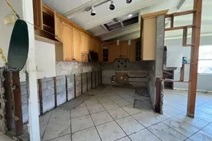 3661 Bernice Ln, Sarasota, FL 34238 - Photo 5