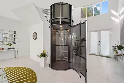 7515 NW 99th Ave, Doral, FL 33178 - Photo 3