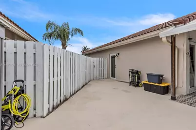 12742 NW 11th Pl, Sunrise, FL 33323 - Photo 15