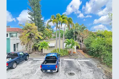 3042 NE 13th Ave, Oakland Park, FL 33334 - Photo 5