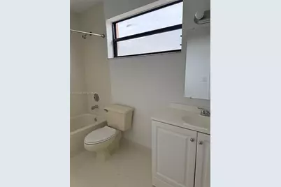 425 W Park Dr #9, Miami, FL 33172 - Photo 13