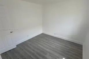 1637 NW 31st Ave, Miami, FL 33125 - Photo 9