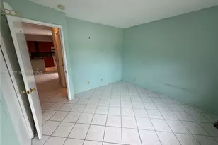 1000 NE 14th Ave, Hallandale Beach, FL 33009 - Photo 7