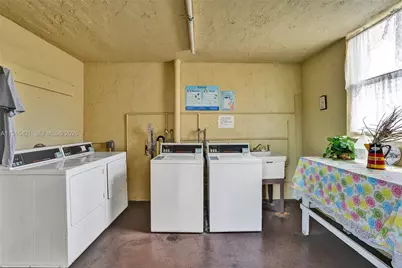 2811 Somerset Dr #405, Lauderdale Lakes, FL 33311 - Photo 33