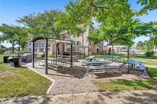 2811 Somerset Dr, Lauderdale Lakes, FL 33311 - Photo 39