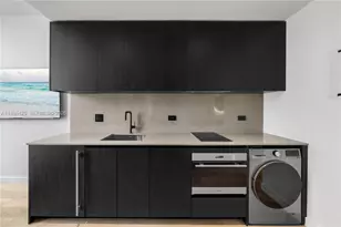 20 NE 11th St, Miami, FL 33132 - Photo 5