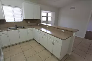 22831 SW 88th Pl, Cutler Bay, FL 33190 - Photo 3