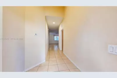 3090 SE 7th Ct, Homestead, FL 33033 - Photo 5