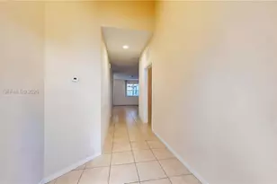 3090 SE 7th Ct, Homestead, FL 33033 - Photo 5