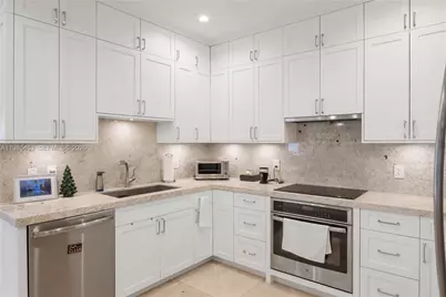 8600 SW 139th Ter, Palmetto Bay, FL 33158 - Photo 7