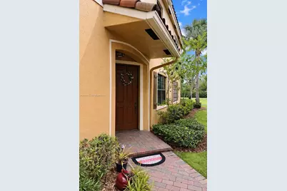 110 E Riverwalk Cir E, Plantation, FL 33325 - Photo 3