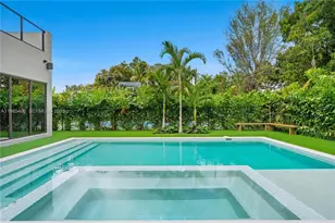 245 NE 116th St, Miami, FL 33161 - Photo 9