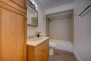 1960 Bayberry Dr, Pembroke Pines, FL 33024 - Photo 15