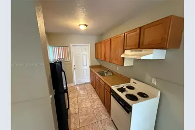 1751 NW 29th St #3, Miami, FL 33142 - Photo 5