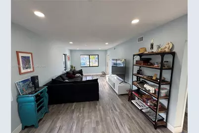 440 E 37th St, Hialeah, FL 33013 - Photo 9