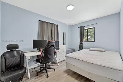440 E 37th St, Hialeah, FL 33013 - Photo 9