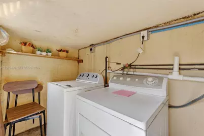 440 E 37th St, Hialeah, FL 33013 - Photo 13