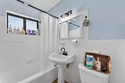 440 E 37th St, Hialeah, FL 33013 - Photo 11