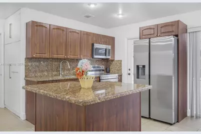 6450 McKinley St, Hollywood, FL 33024 - Photo 9