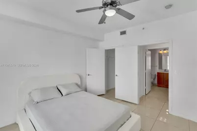 79 SW 12th St #1210, Miami, FL 33130 - Photo 17
