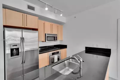 79 SW 12th St #1210, Miami, FL 33130 - Photo 3