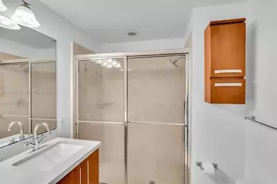 79 SW 12th St #1210, Miami, FL 33130 - Photo 15